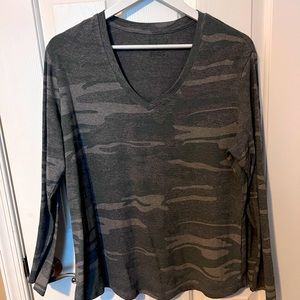 Natural Reflections camo long sleeve relaxed shirt